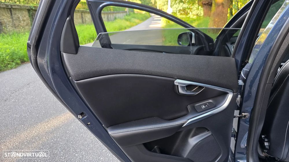 Volvo V40 1.6 D2 R-Design Powershift - 30