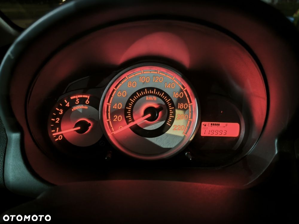 Mazda 2 - 7