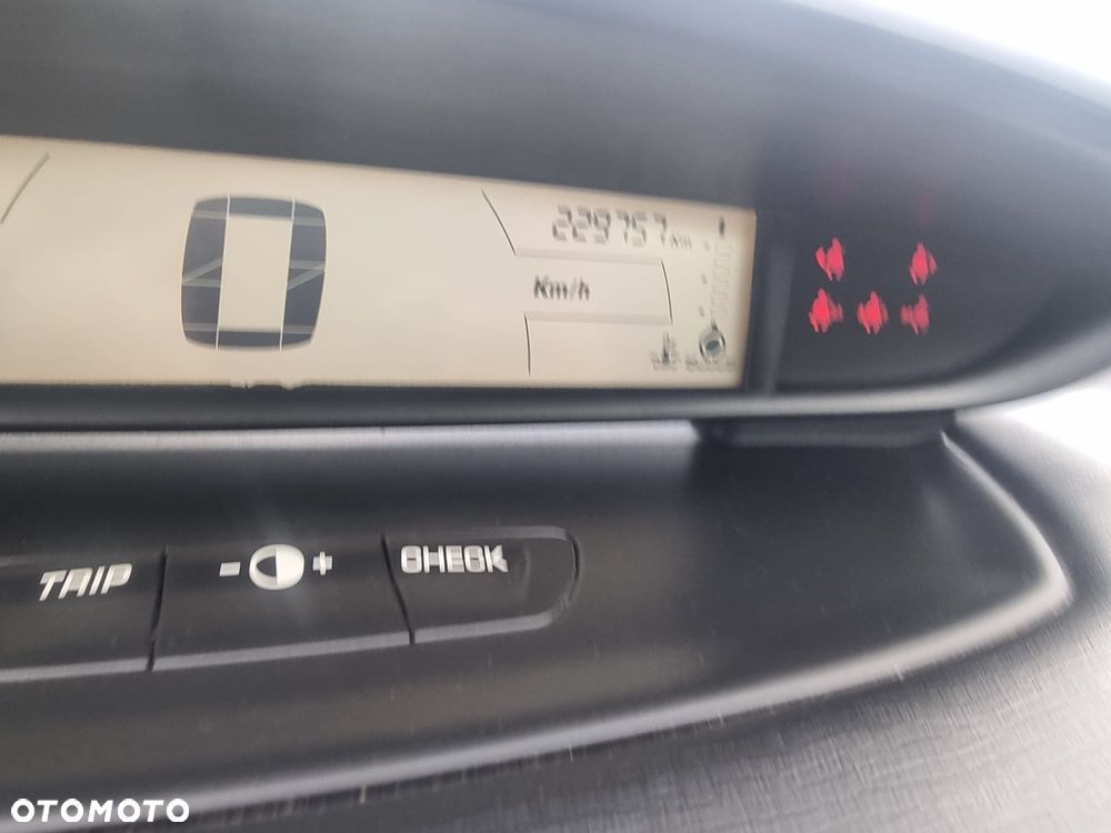 Citroën C4 1.6 HDi Impress - 15