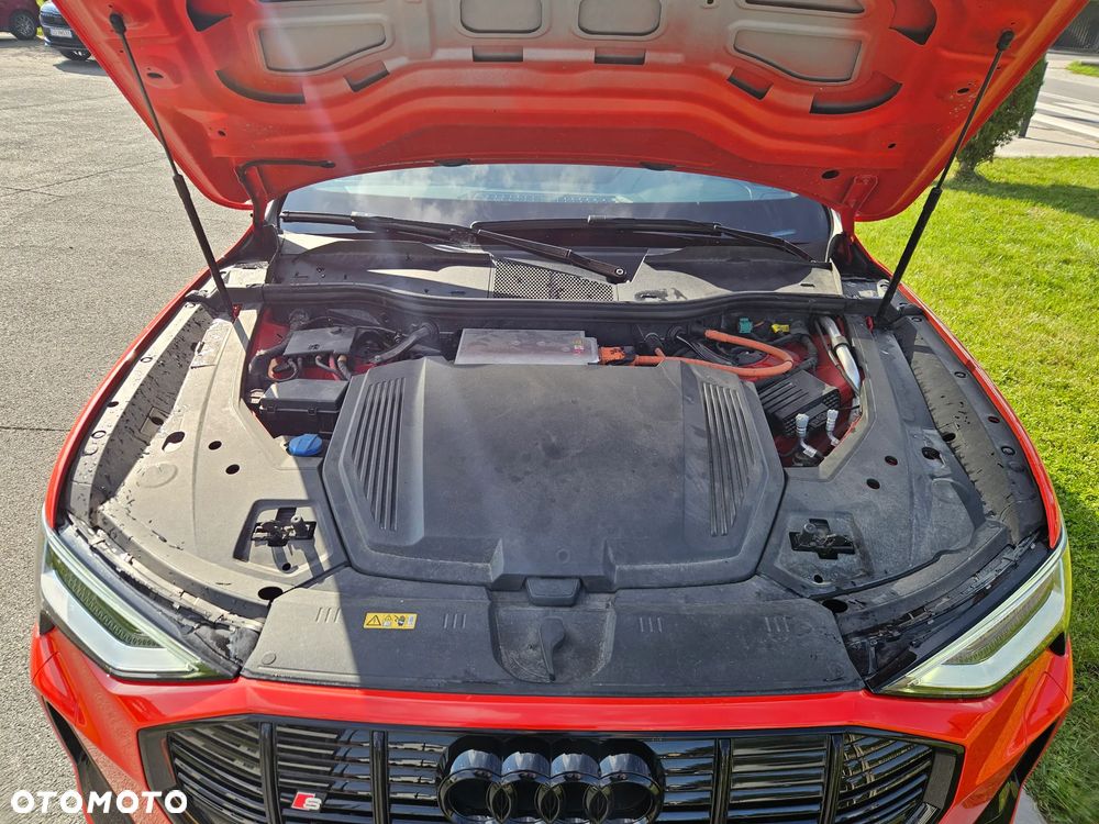 Audi e-tron S Quattro - 27