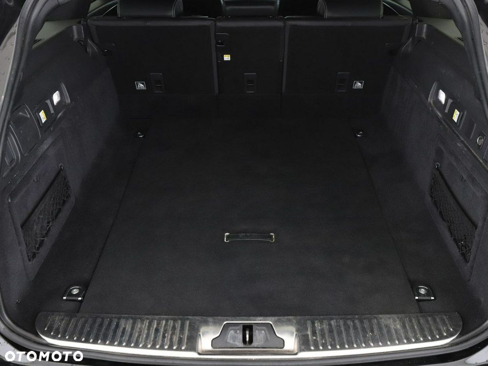 Jaguar XF 20d AWD R-Sport - 21