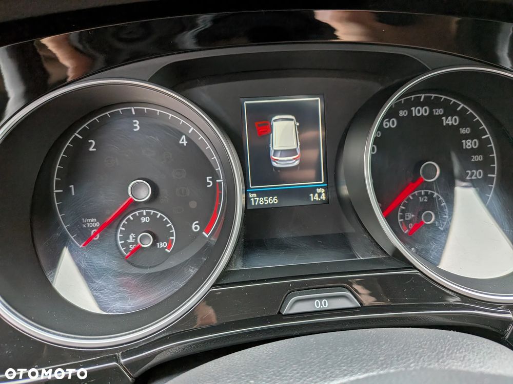 Volkswagen Touran - 16