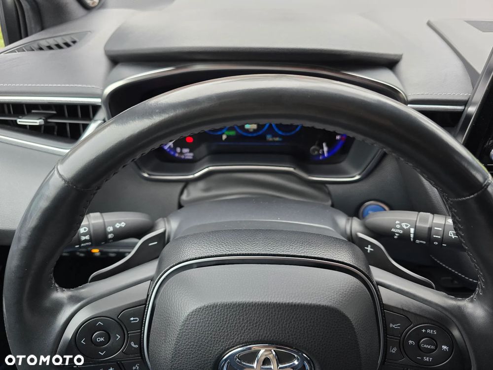 Toyota Corolla 2.0 Hybrid Executive - 12