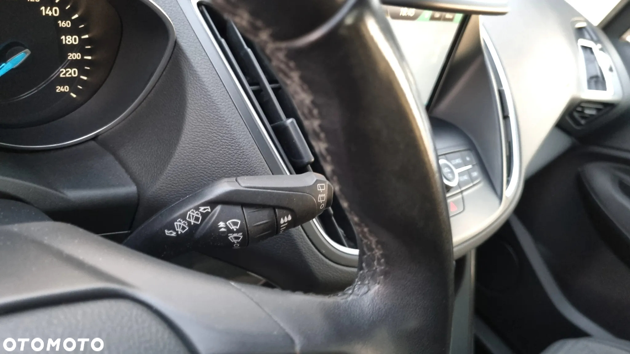 Ford C-MAX 2.0 TDCi Start-Stop-System Titanium - 24
