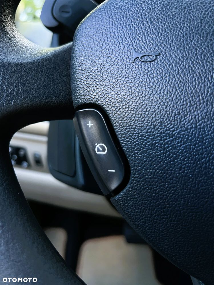 Renault Clio - 31