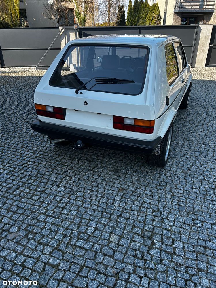 Volkswagen Golf - 6
