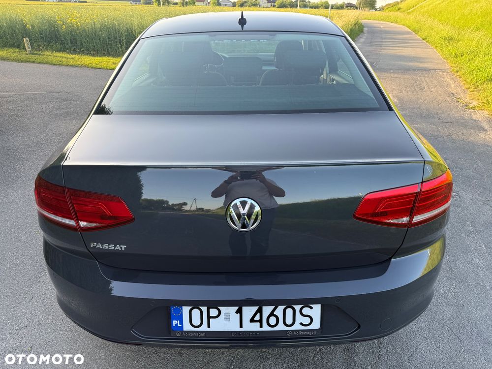 Volkswagen Passat 2.0 TDI SCR Comfortline - 11