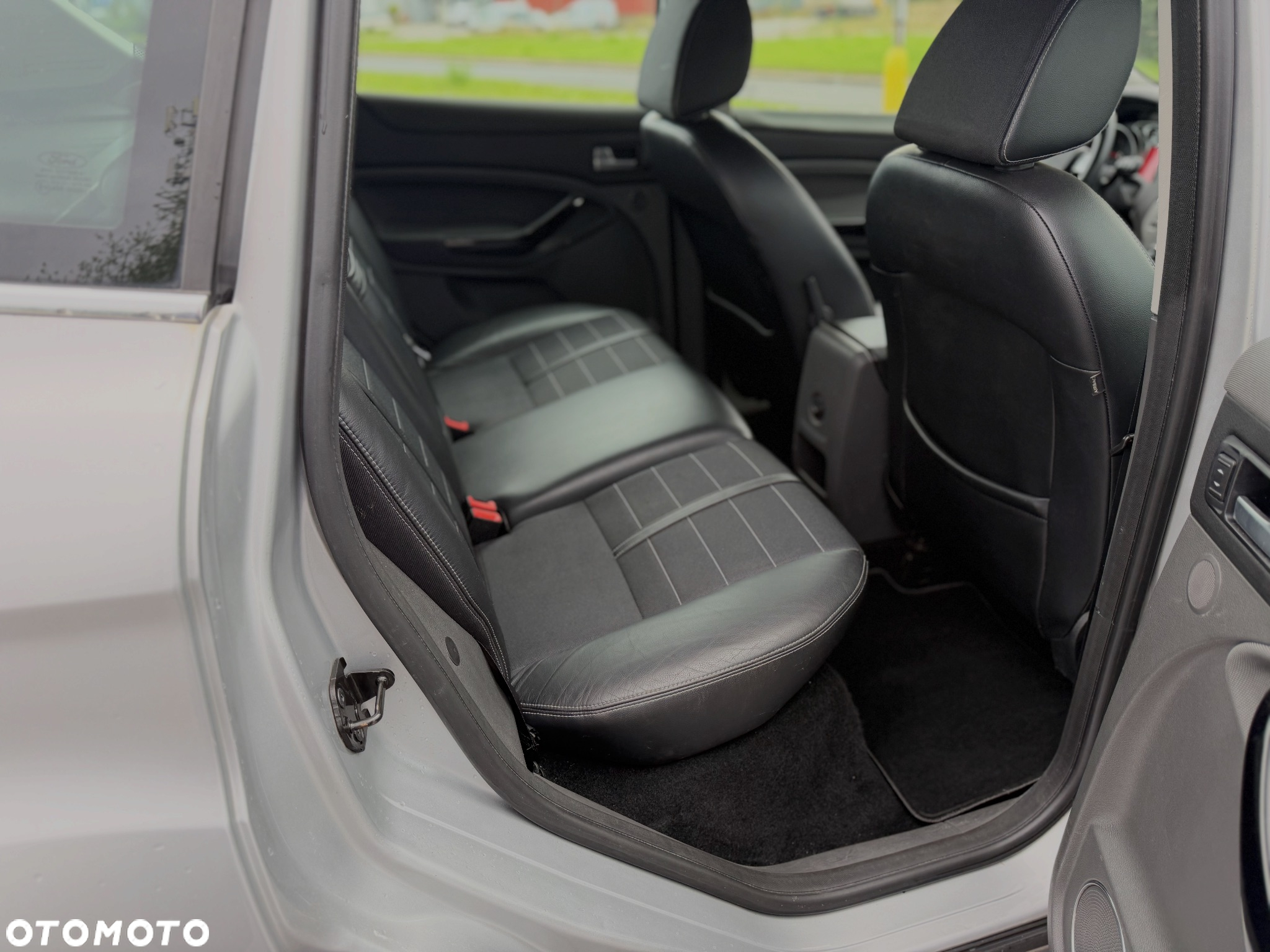 Ford Kuga - 12