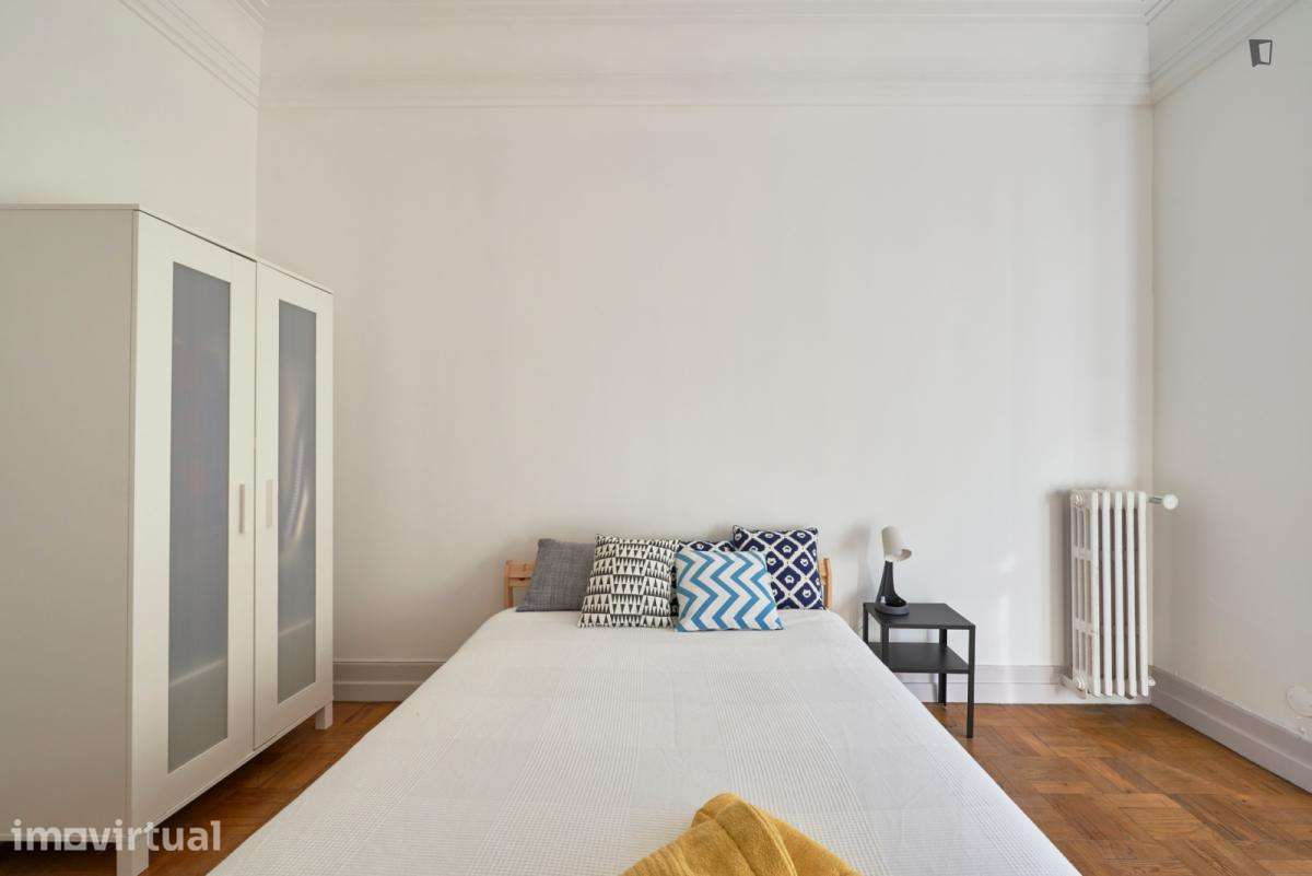 Quarto - localizado em Marquês de Pombal Lisbon - Grande imagem: 3/52