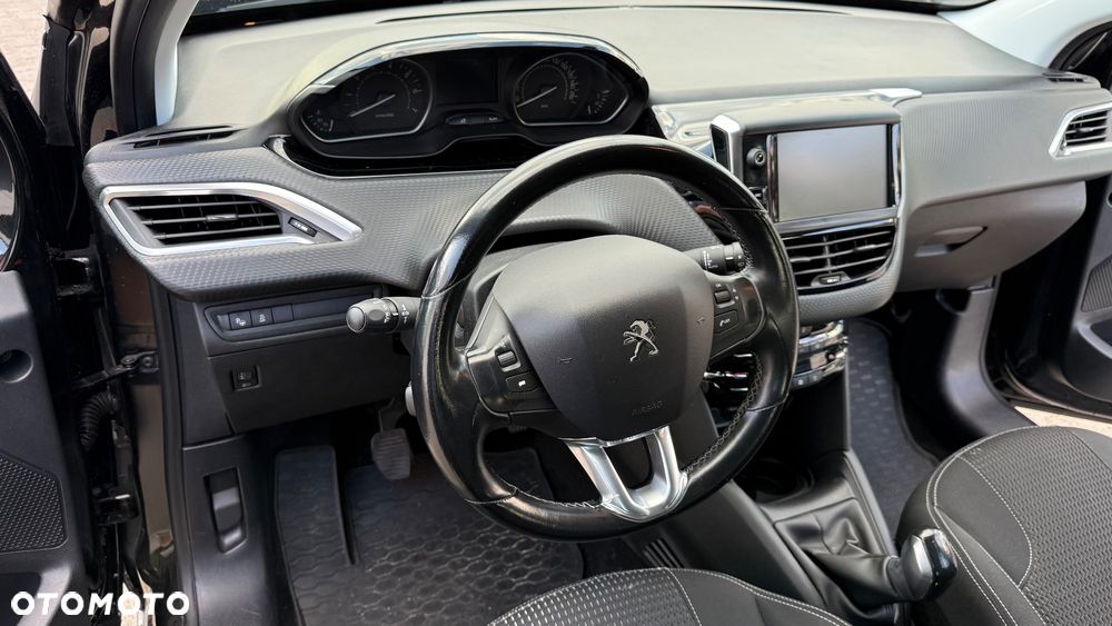 Peugeot 208 1.2 PureTech Style - 8