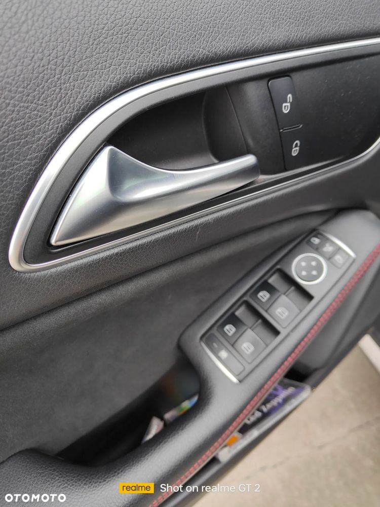 Mercedes-Benz GLA - 17
