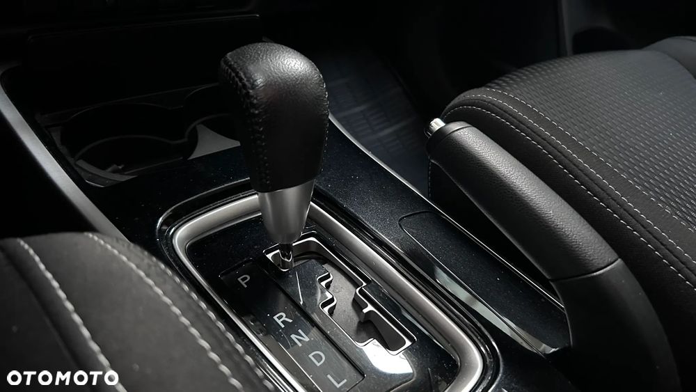 Mitsubishi Outlander 2.0 Intense Comfort 4WD CVT - 17