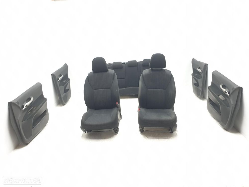 CONJUNTO COMPLETO DE BANCOS TOYOTA AURIS E15 - 1