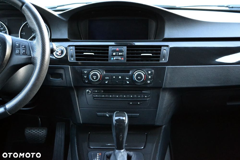 BMW Seria 3 320d DPF Edition Sport - 14