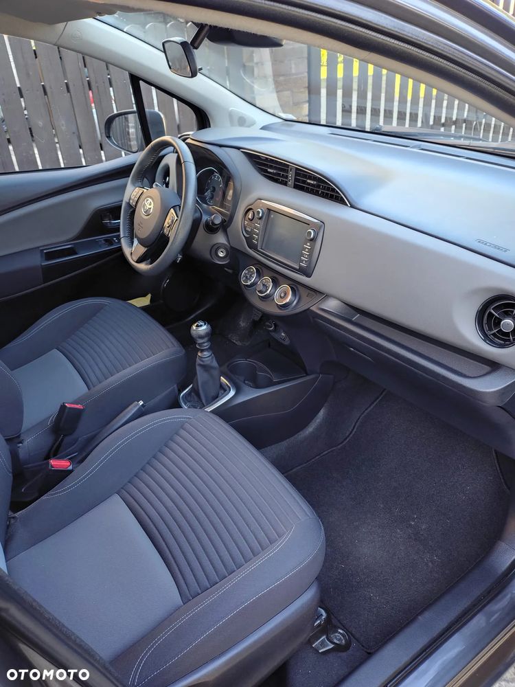 Toyota Yaris 1.5 Premium - 8