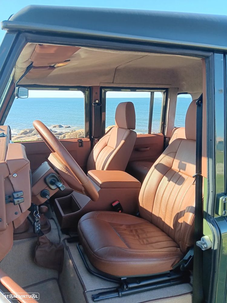 Land Rover Defender - 10
