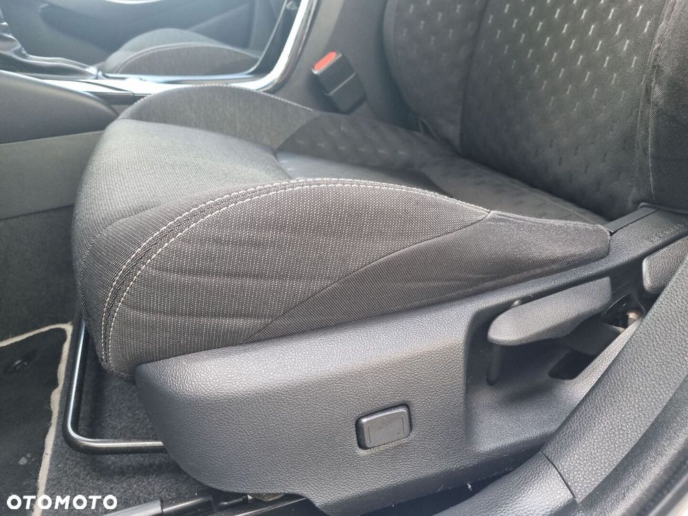 Toyota Corolla 2.0 Hybrid Comfort - 24