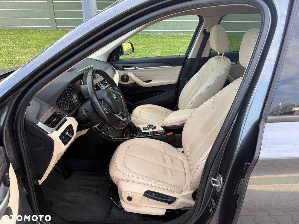 BMW X1 sDrive18i - 19