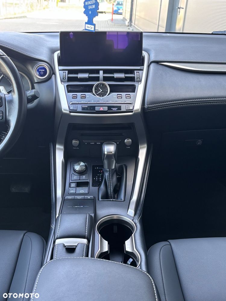 Lexus NX 300h F Impression AWD - 36