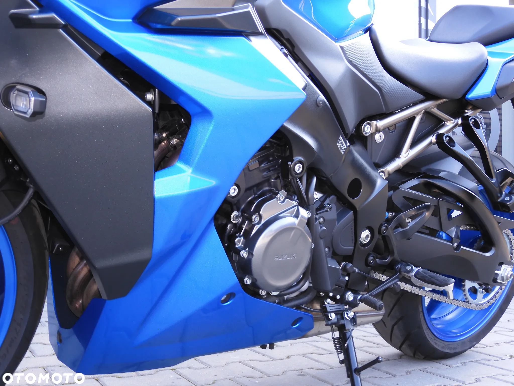Suzuki GSX 1000 - 27