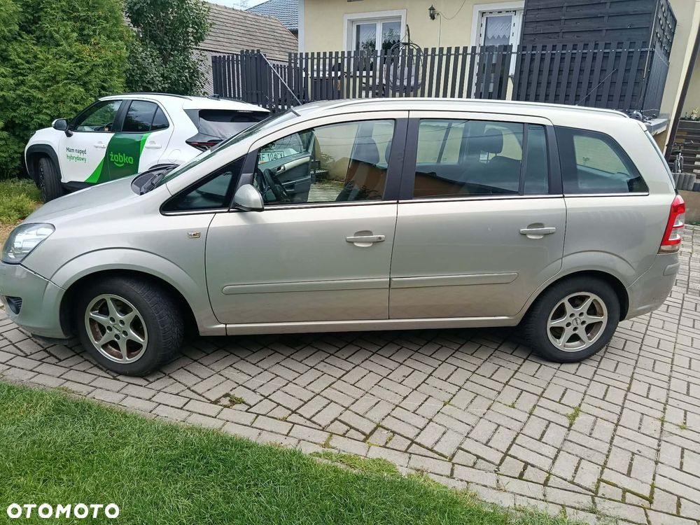 Opel Zafira 1.8 Cosmo - 2