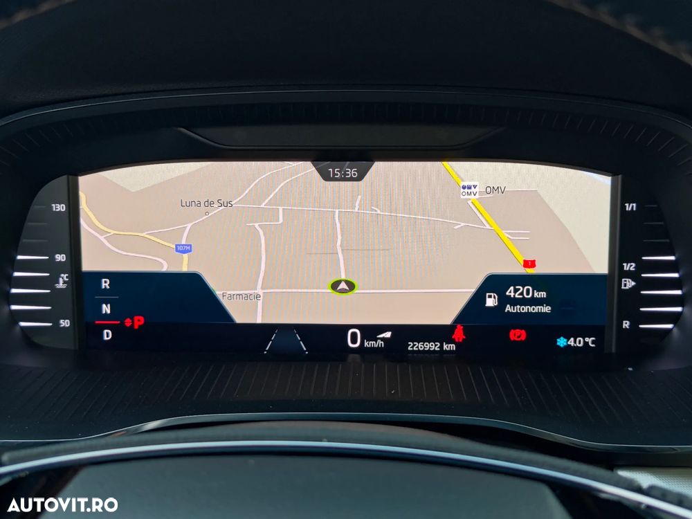 Skoda Octavia 2.0 TDI DSG Sportline - 13