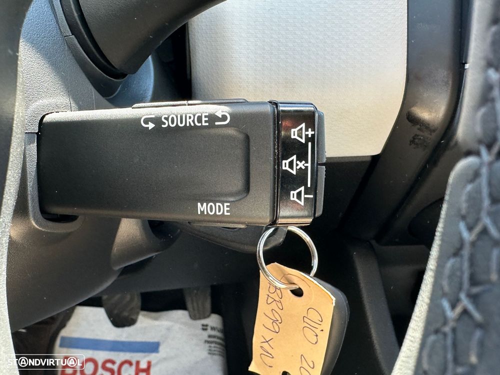 Renault Clio 1.0 TCe Limited Bi-Fuel - 26