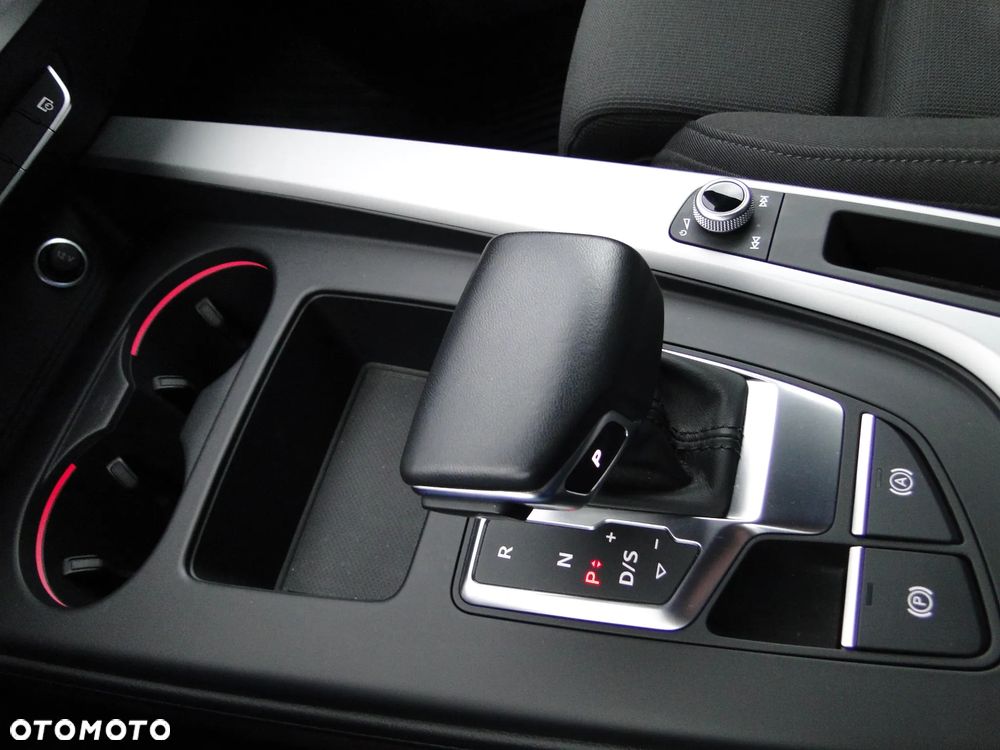 Audi A4 Limousine 35 TFSI mHEV S Line S tronic - 25