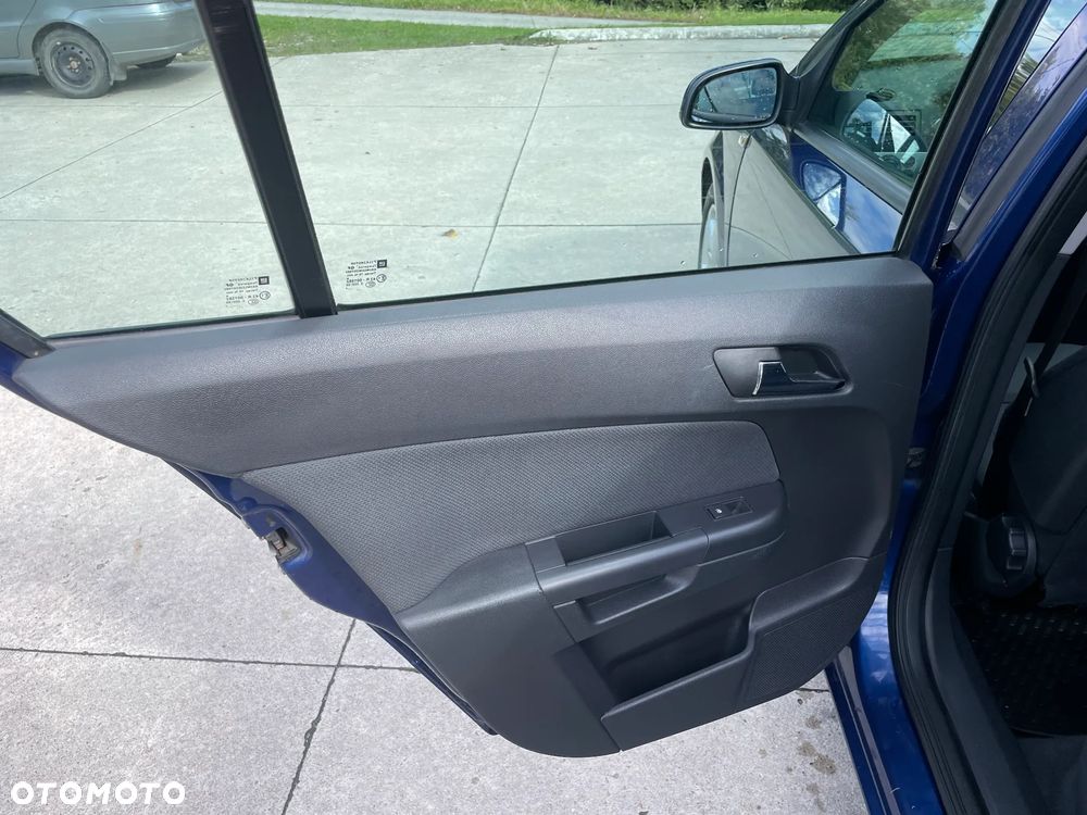 Opel Astra III 1.9 CDTI - 16
