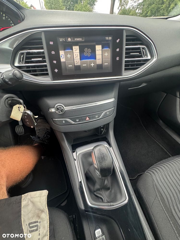 Peugeot 308 1.6 BlueHDi Style S&S - 22