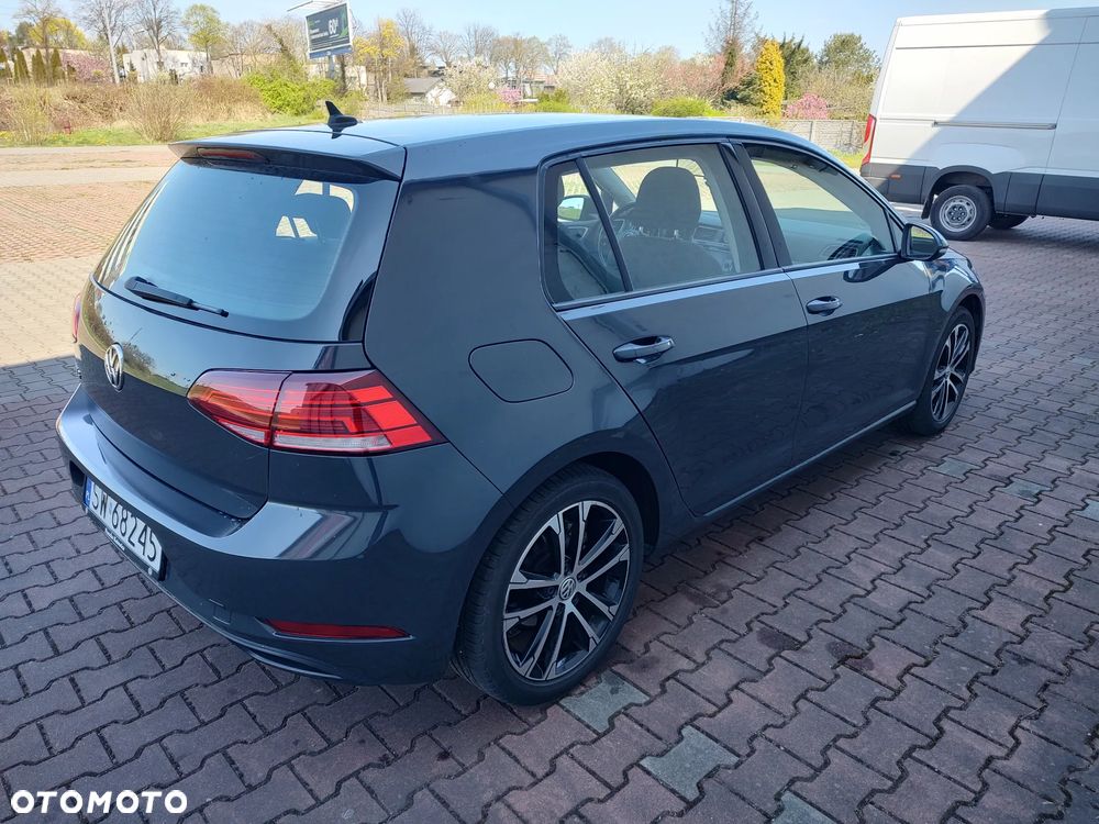 Volkswagen Golf - 10