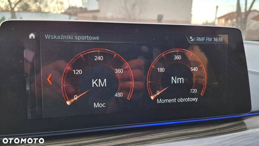 BMW Seria 5 M550i xDrive - 26