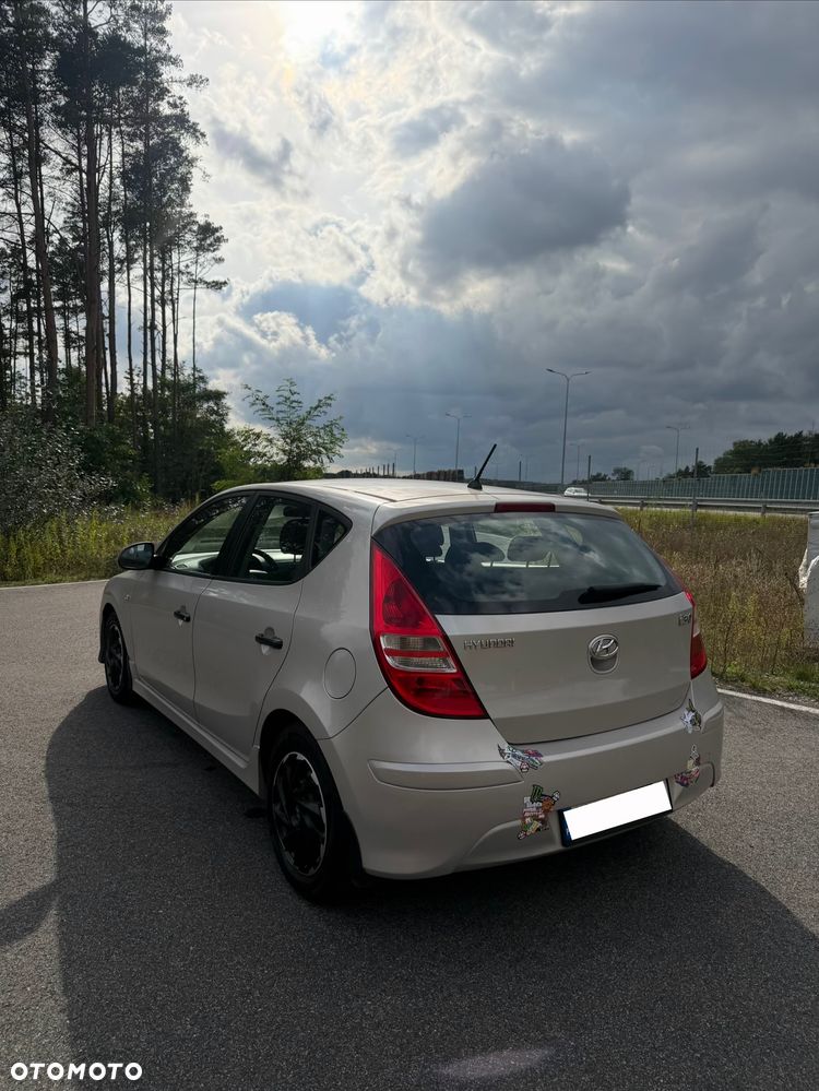 Hyundai i30 1.4 Classic + EU5 - 6
