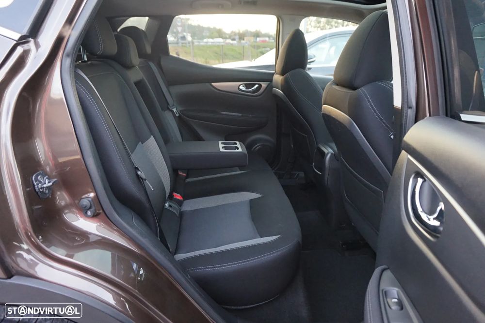 Nissan Qashqai 1.6 dCi N-Connecta 18 Xtronic - 23