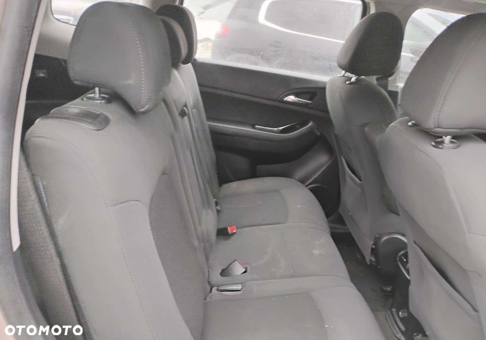 Chevrolet Orlando - 10