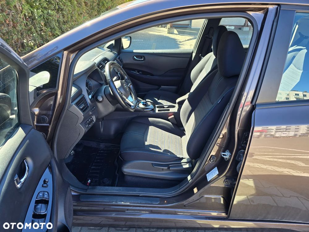 Nissan Leaf 40kWh Acenta - 11