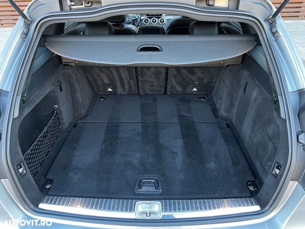 Mercedes-Benz C - 12