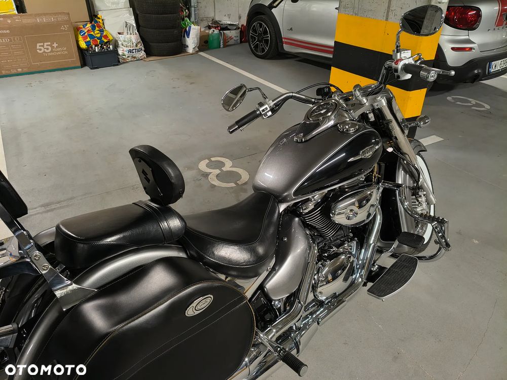 Suzuki Intruder - 3