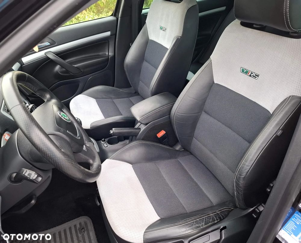 Skoda Octavia 2.0 TDI CR DPF RS - 22