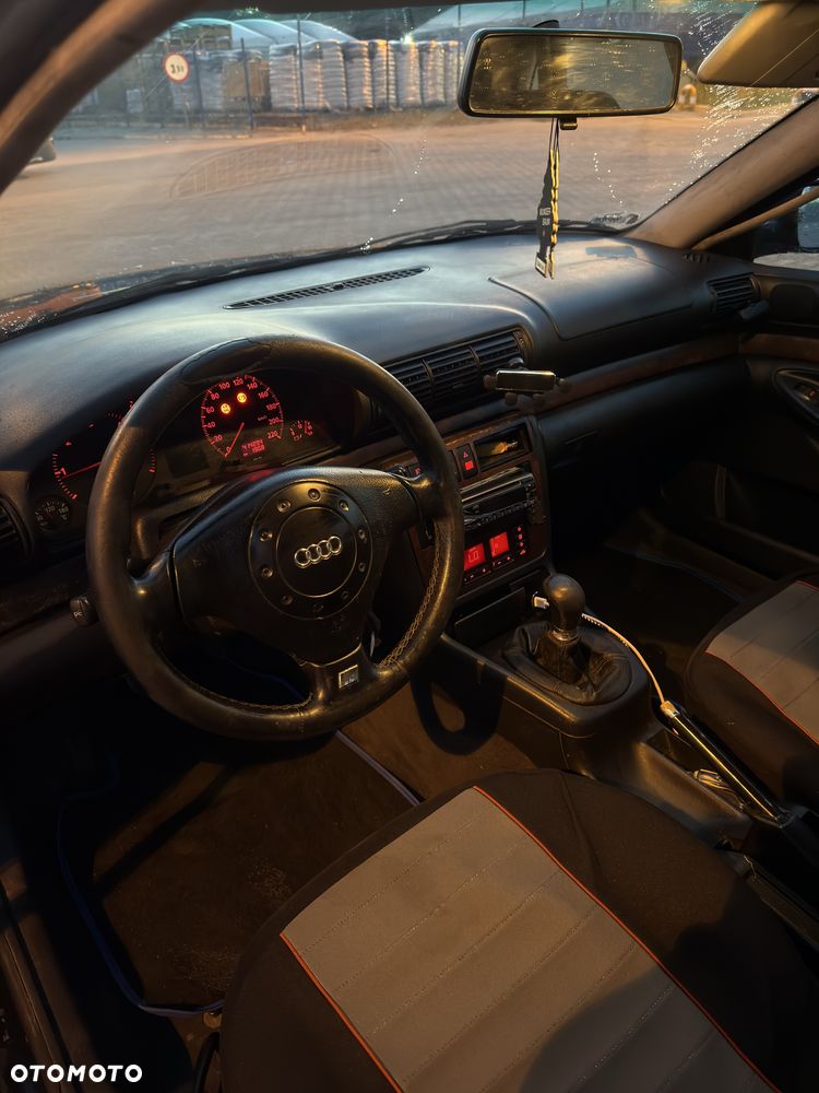 Audi A4 Limousine - 7