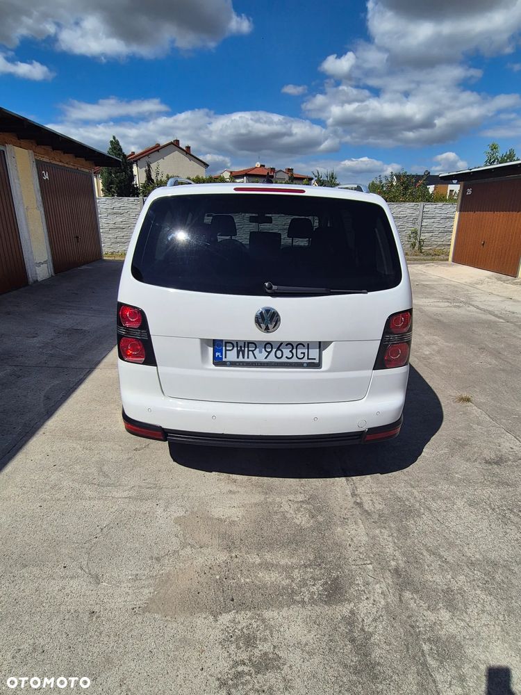 Volkswagen Touran 1.4 TSI Cross DSG - 12