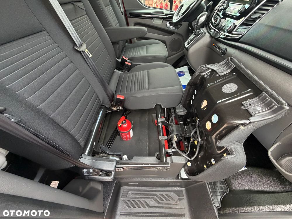 Ford TRANSIT CUSTOM - 13