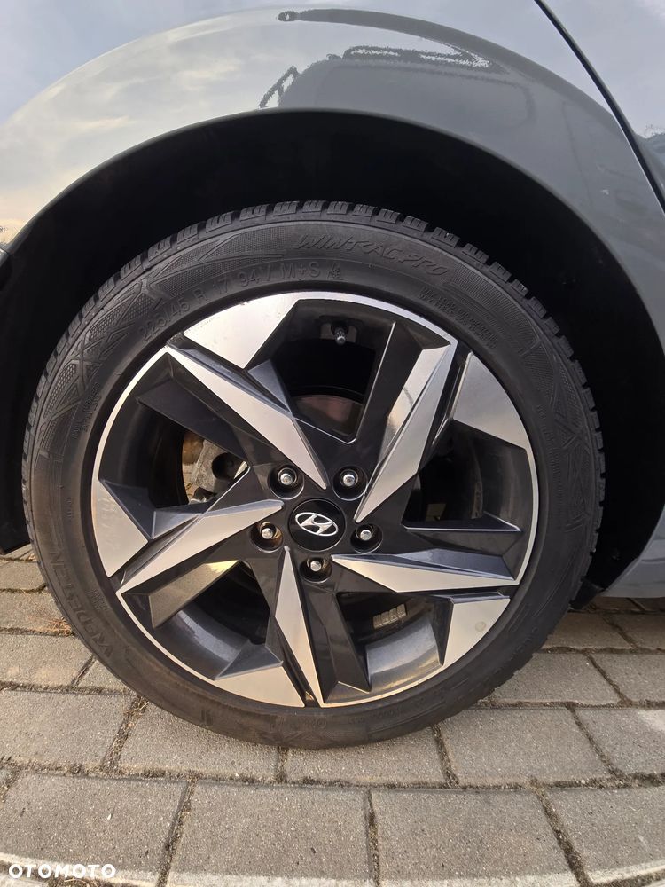 Hyundai Elantra 1.6 Executive CVT - 23