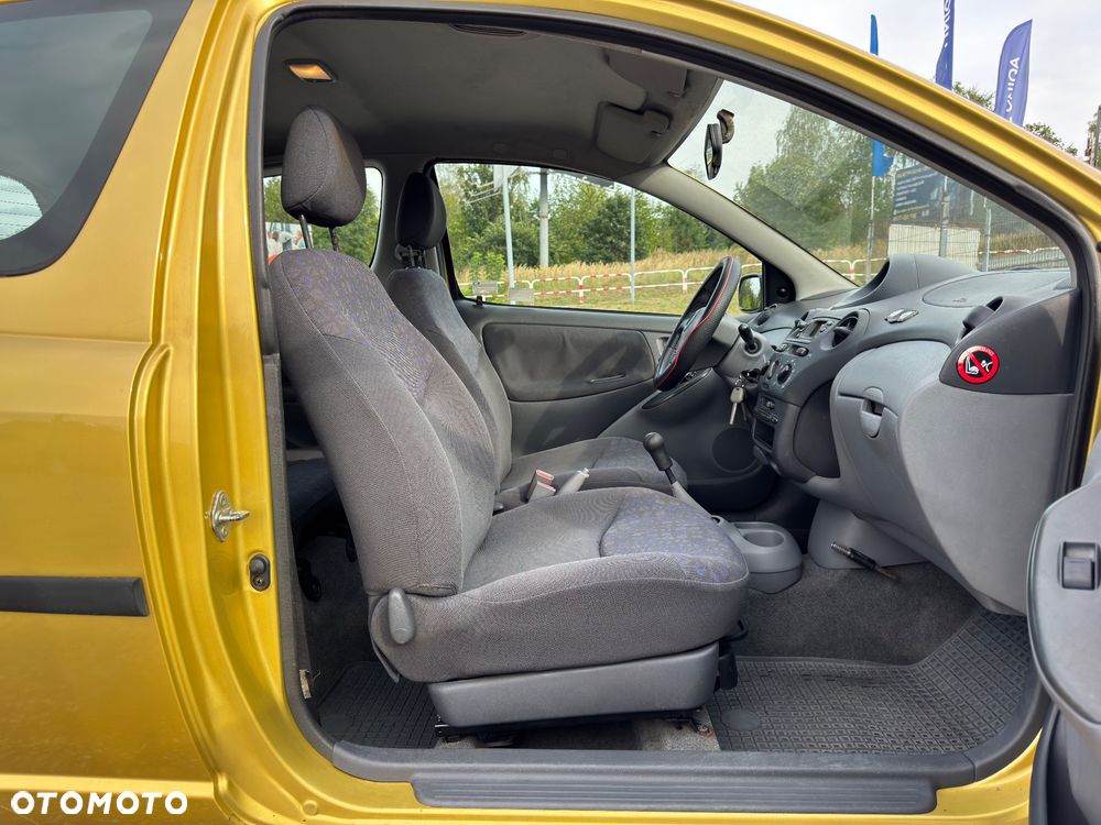 Toyota Yaris 1.0 Luna - 24