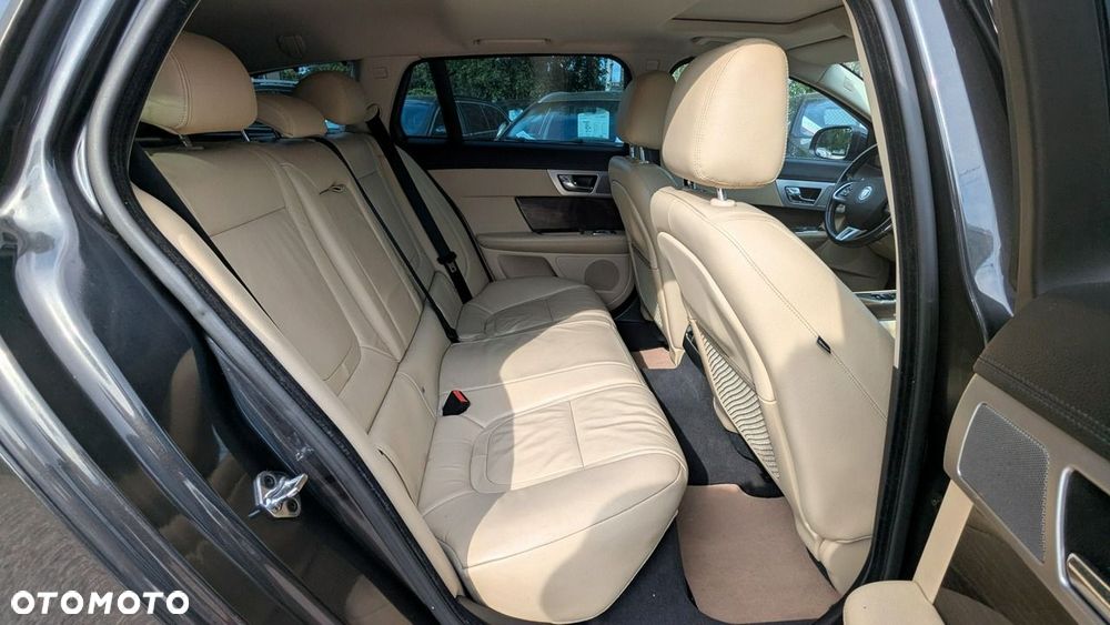 Jaguar XF - 17