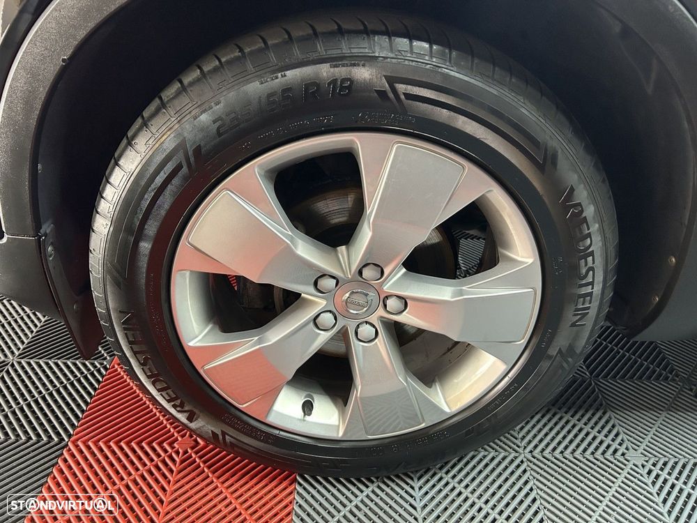 Volvo XC 40 2.0 D3 - 18