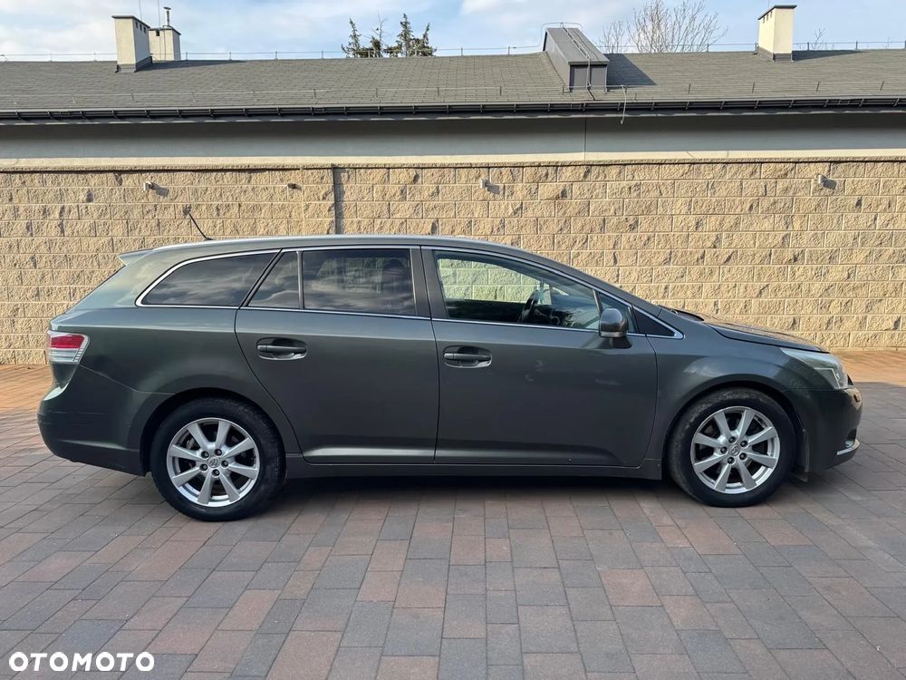 Toyota Avensis 2.2 D-4D Sol Plus Platinium - 5