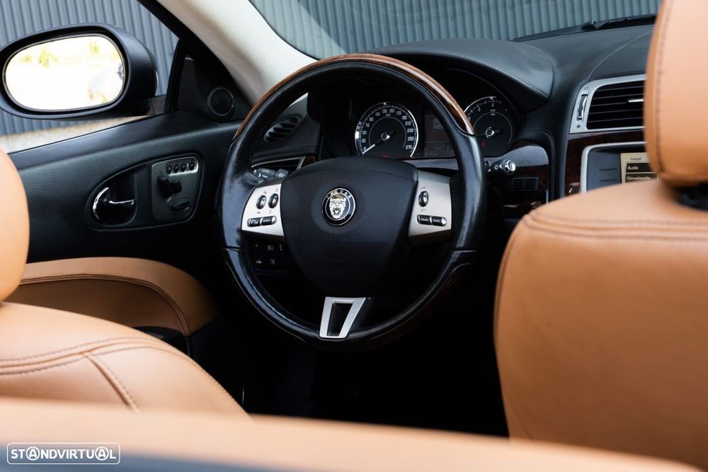 Jaguar XK XK8 4.2 Covertible Classic - 8