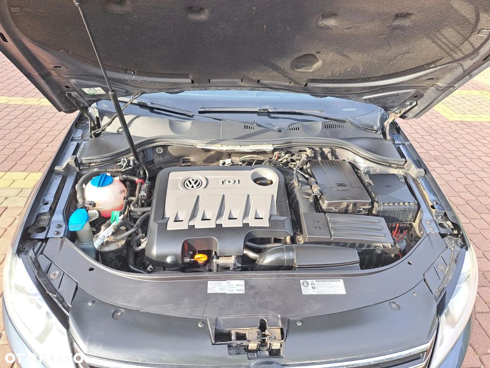 Volkswagen Passat 2.0 TDI DPF Highline - 4