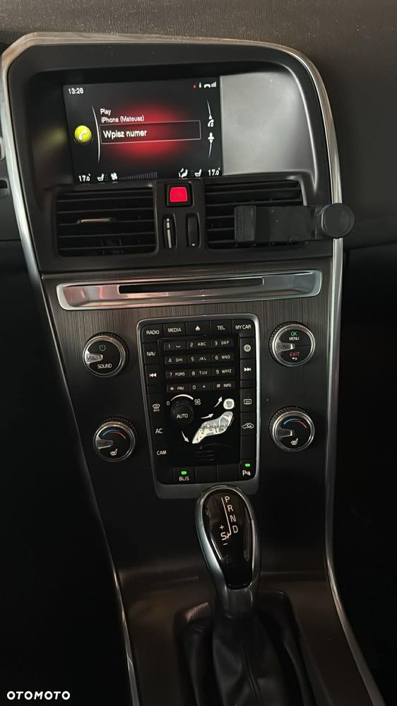 Volvo XC 60 T6 AWD RDesign - 14